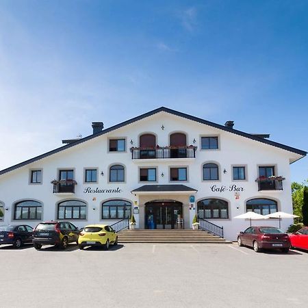 Hostal Restaurante O'Cadaval Frades 외부 사진